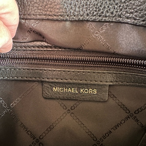 Michael Kors convertible backpack - Picture 6 of 7